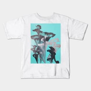 Chain pulled teal with silver and black flowers Kids T-Shirt